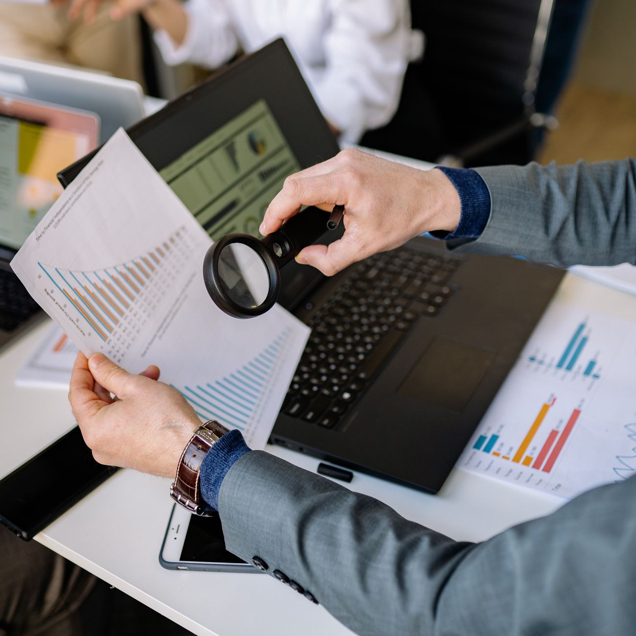 Preparing import documents and permits so cargo is ready for customs clearance